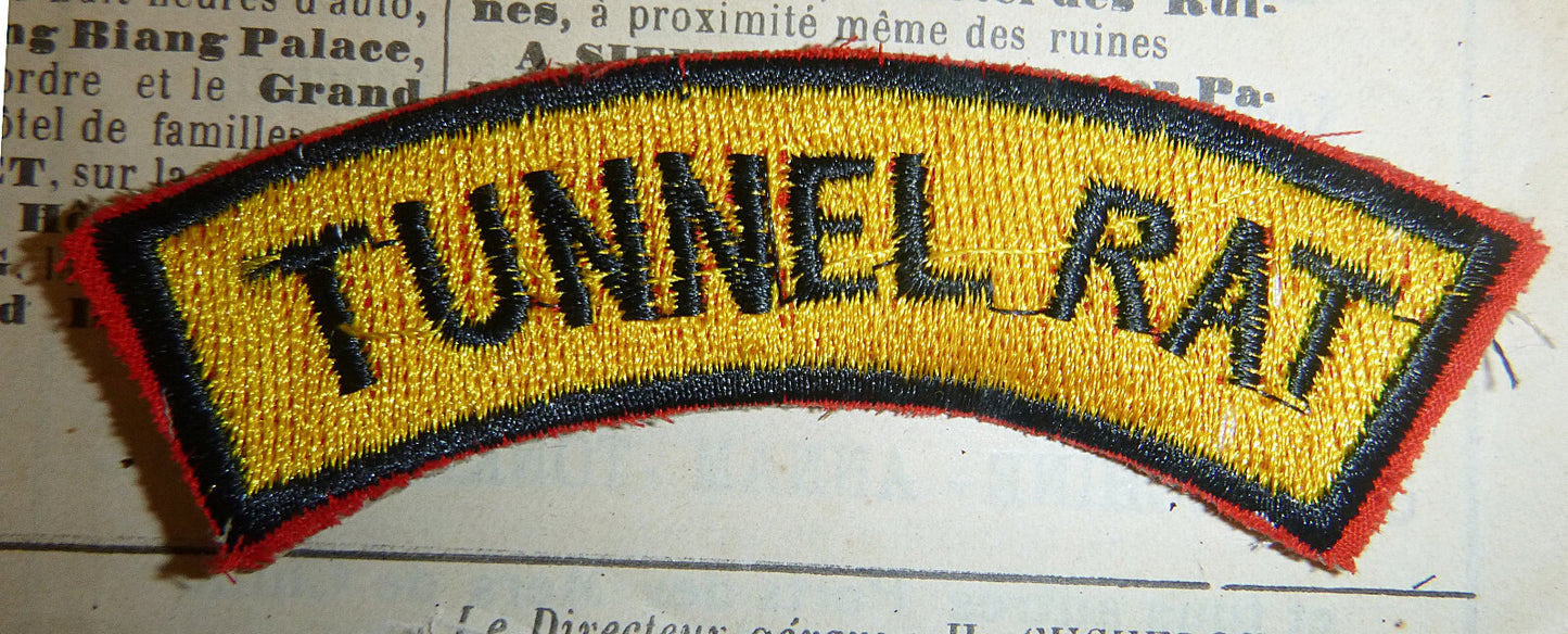 371902